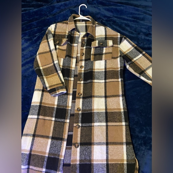 Generic button down flannel coat- size small - Picture 3 of 3
